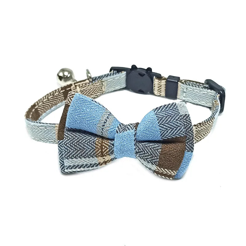Plaid Christmas Breakaway Cat Collar with Bow Tie & Bell – Adjustable Holiday Pet Collar for Cats & Small Dogs