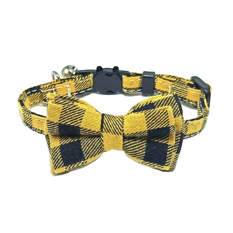 Plaid Christmas Breakaway Cat Collar with Bow Tie & Bell – Adjustable Holiday Pet Collar for Cats & Small Dogs