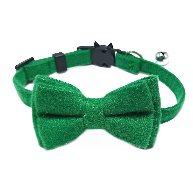 Plaid Christmas Breakaway Cat Collar with Bow Tie & Bell – Adjustable Holiday Pet Collar for Cats & Small Dogs