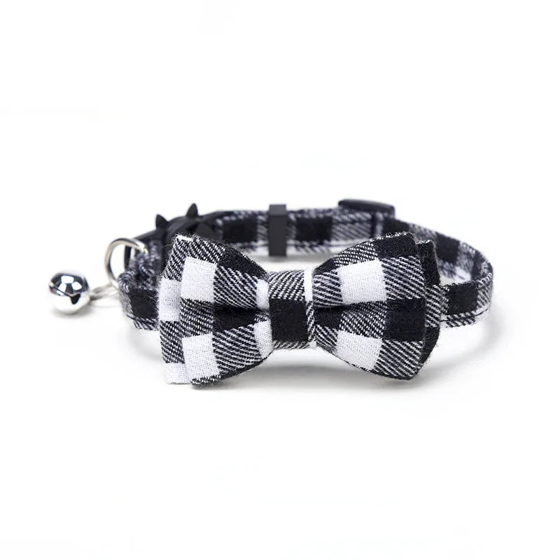 Plaid Christmas Breakaway Cat Collar with Bow Tie & Bell – Adjustable Holiday Pet Collar for Cats & Small Dogs